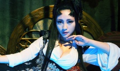 男人扒开女人的腿